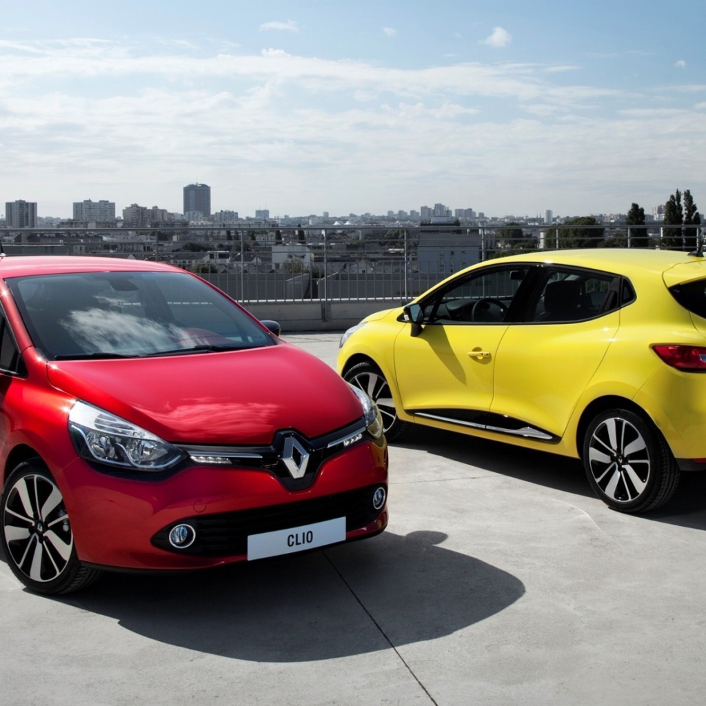 Красный и желтый Renault Clio 4