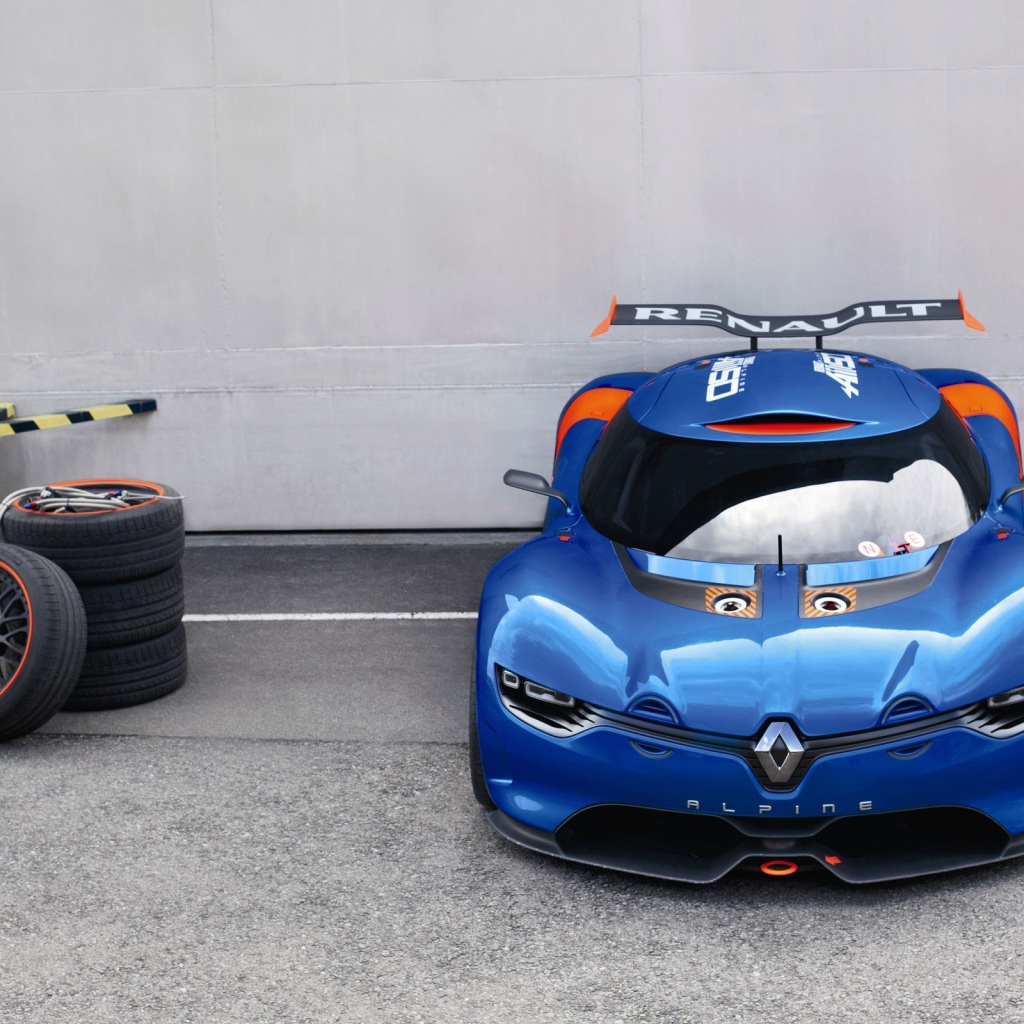 Замена покрышек спортивного Renault Alpine