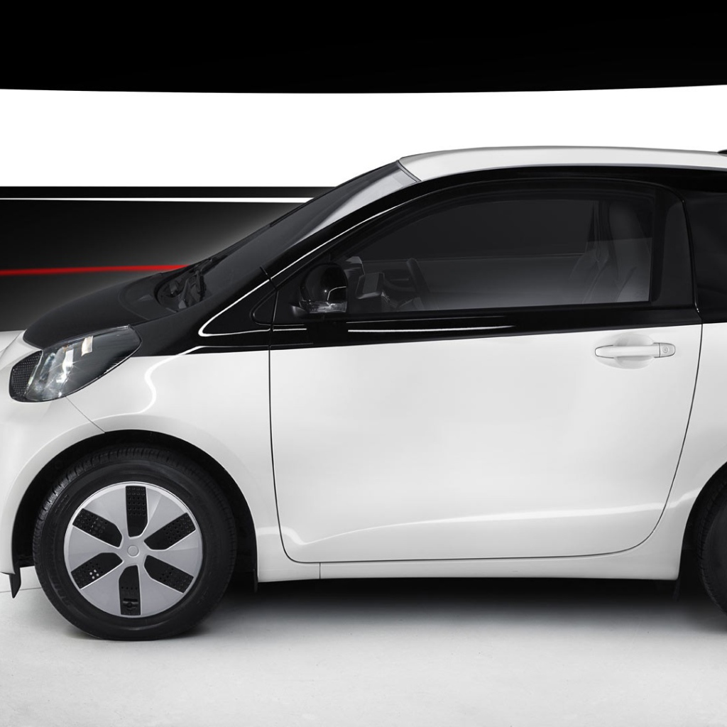 Зарядка электрического авто Toyota IQ