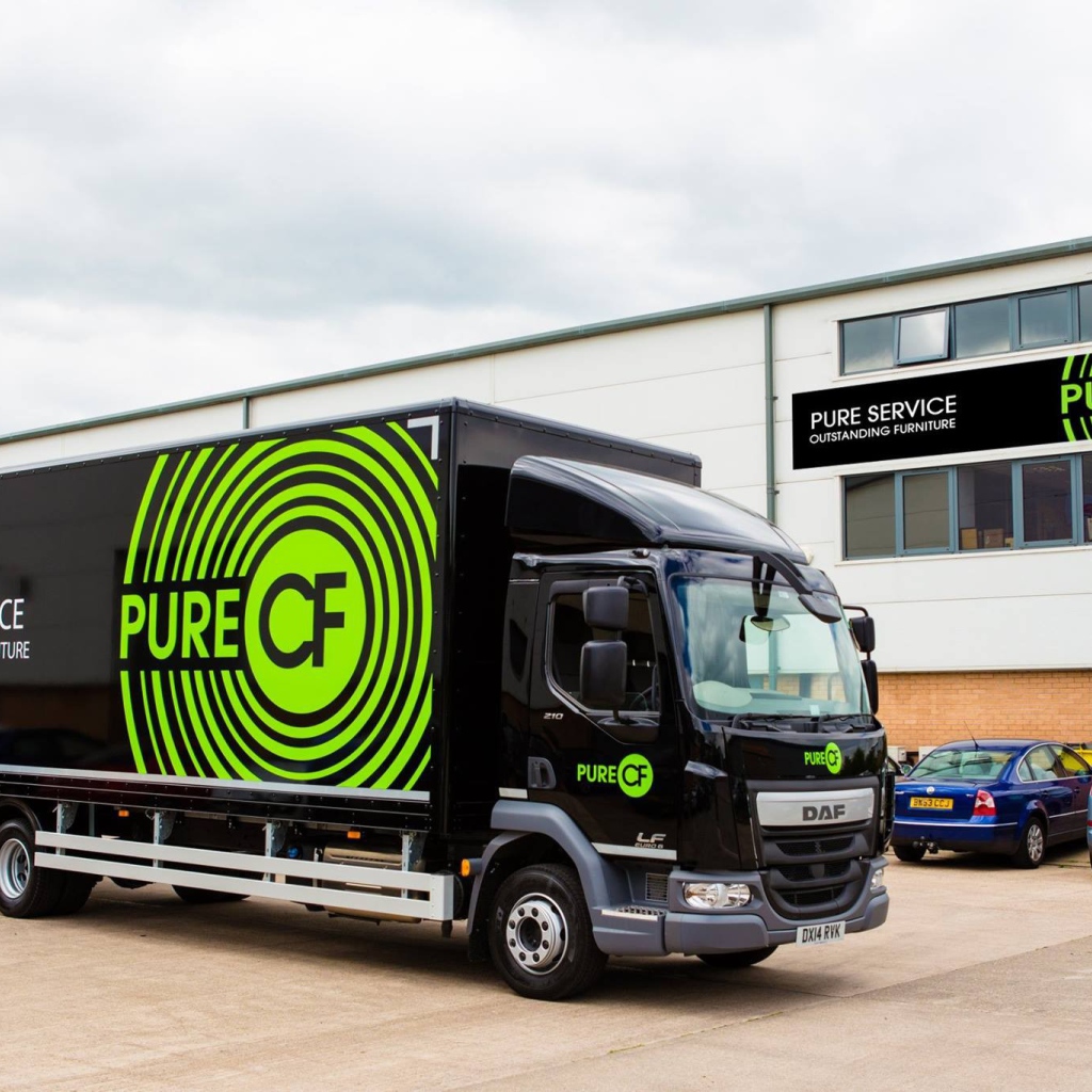 Фирменный тягач ДАФ