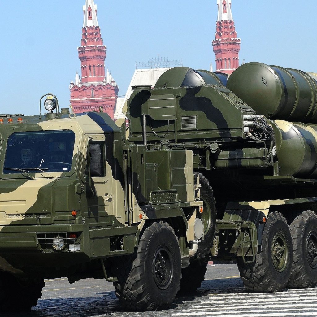 Ракетные комплексы на параде в Москве