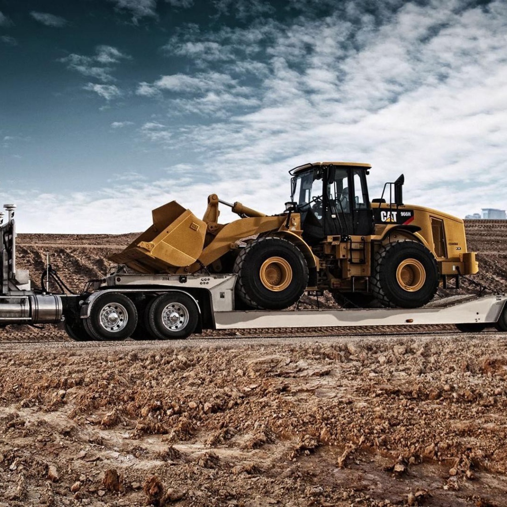 Перевозка трактора на тягаче