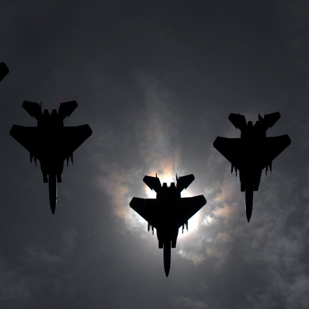 Отряд из пяти истребителей Ф-15