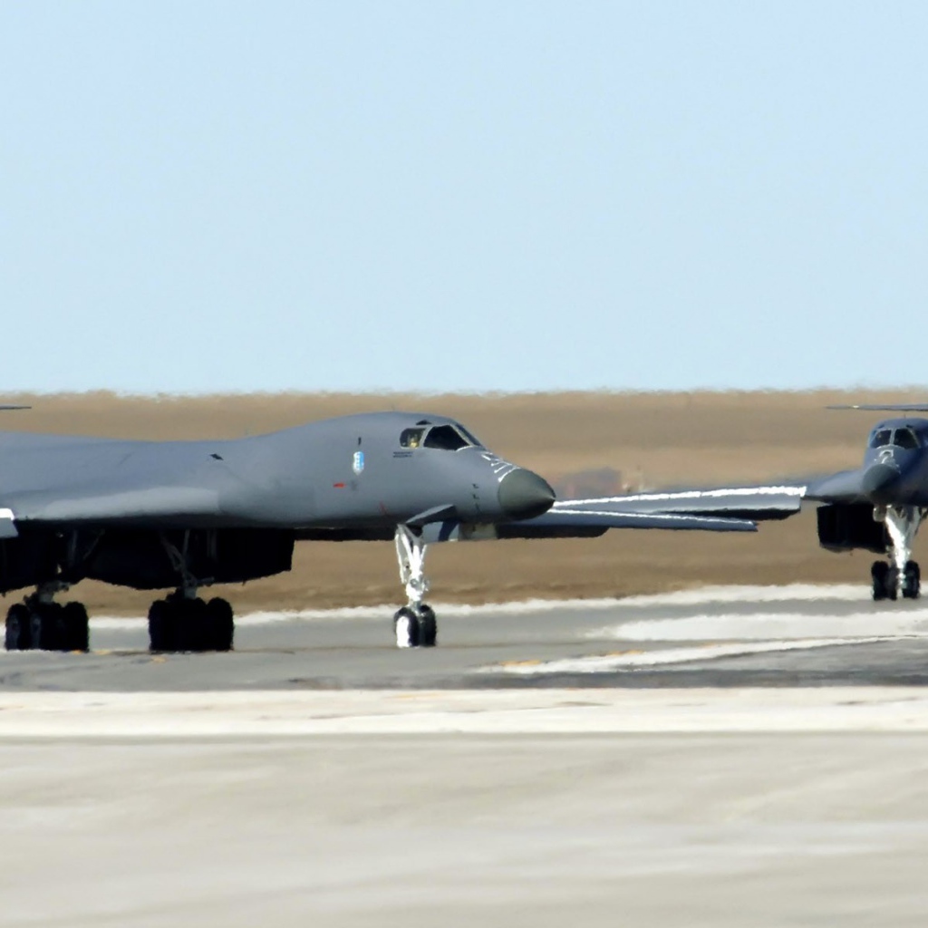 Самолеты Rockwell B-1 Lancer на базе