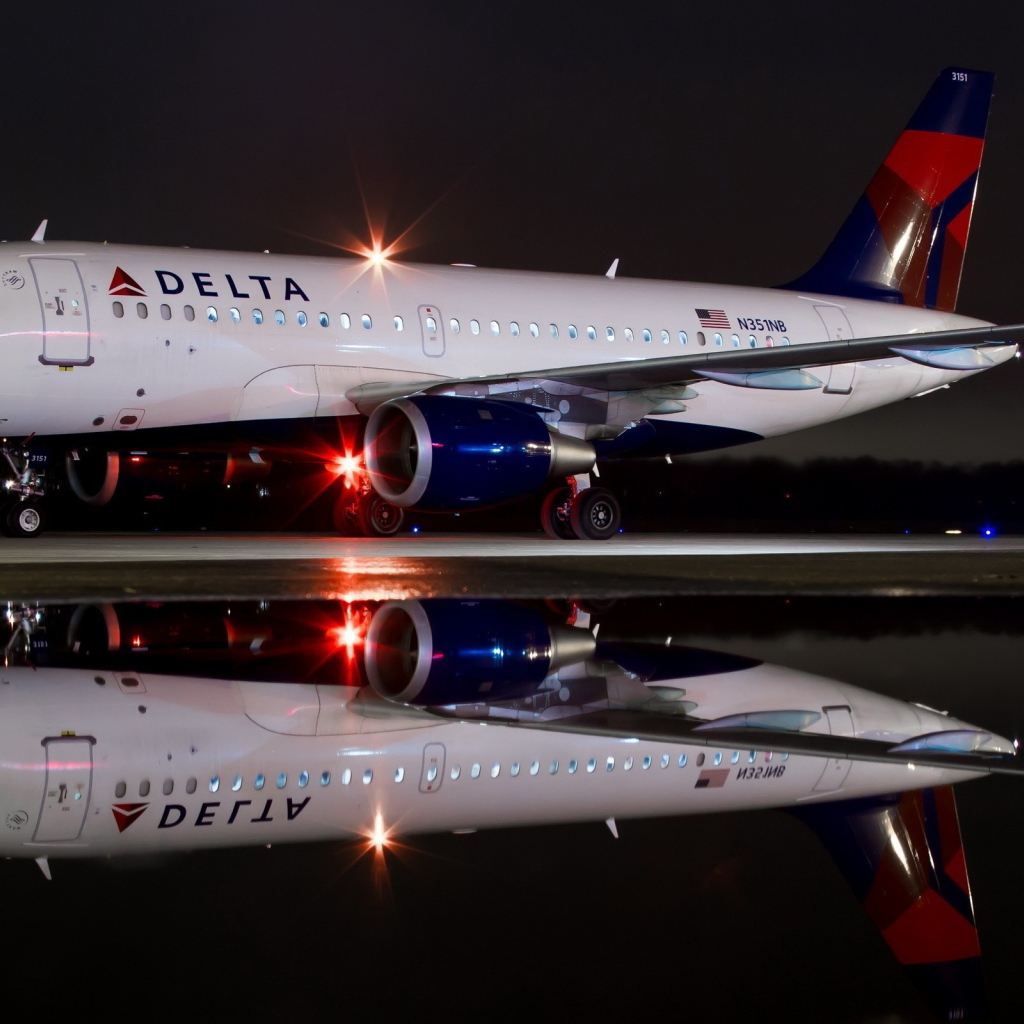 Пассажирский самолет компании Дельта