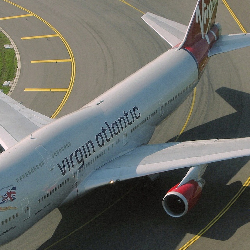 Пассажирский самолет Вирджин Атлантик