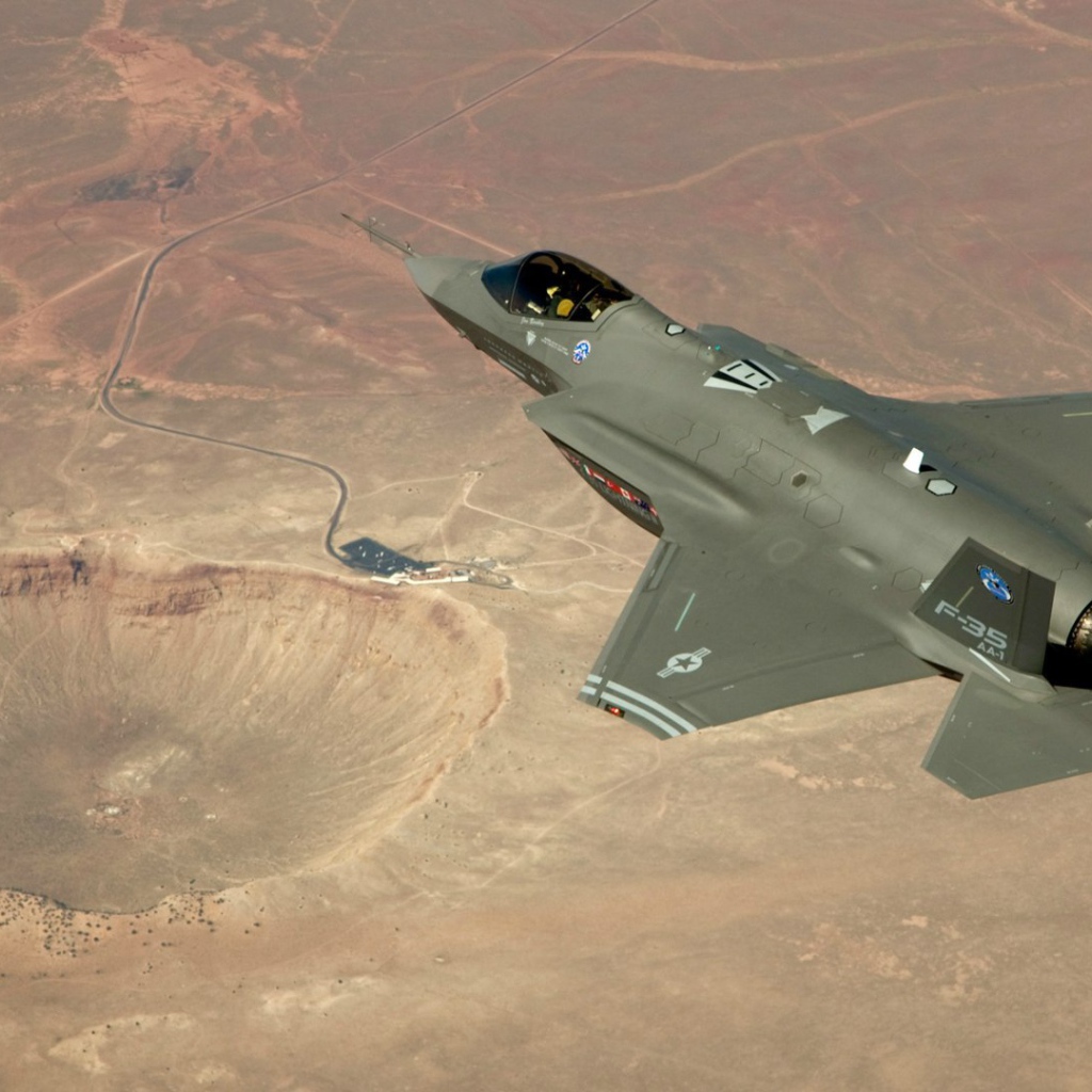 Истребитель-бомбардировщик Lockheed Martin F-35