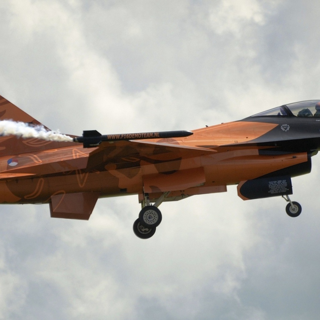 Истребитель королевских ВВС Нидерландов