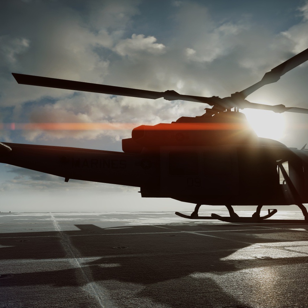 Вертолет на палубе авианосца