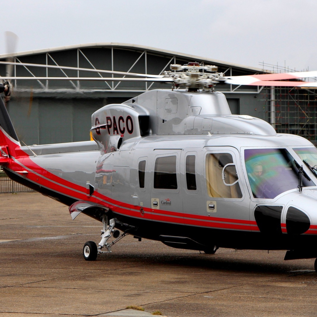 Легкий вертолет для полетов в городе