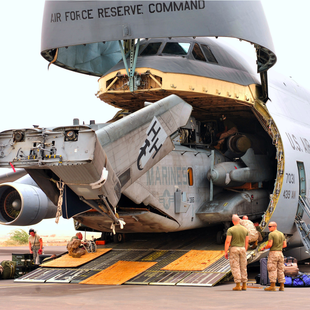 Погрузка самолета