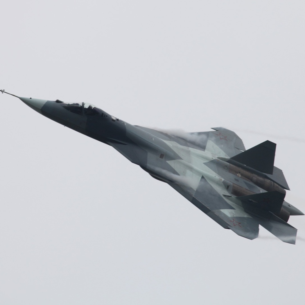 Военный самолет Т-50