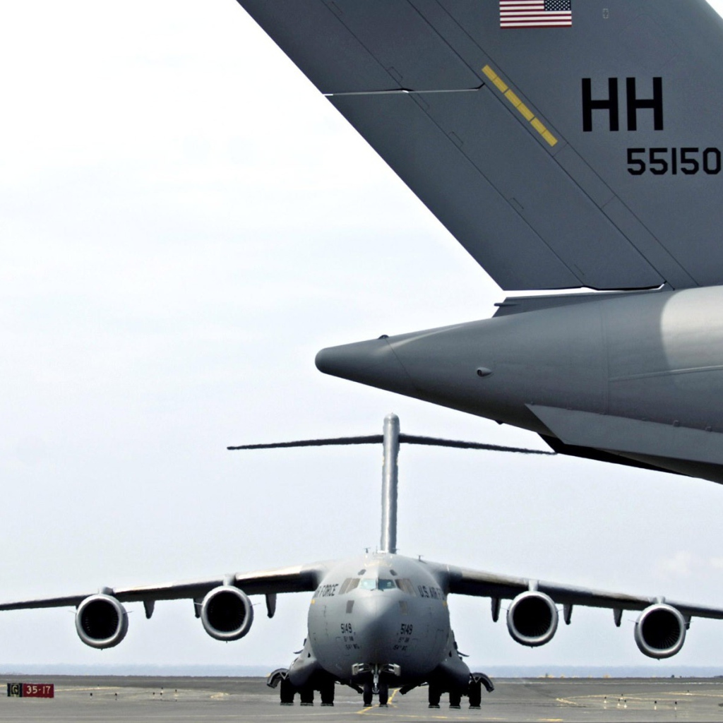 Военно транспортный самолет C-17 Globmaster