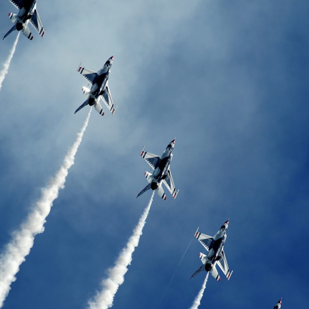 Самолеты взлетают вертикально вверх