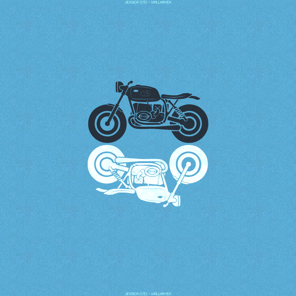 Черный и белый мотоциклы, голубой фон