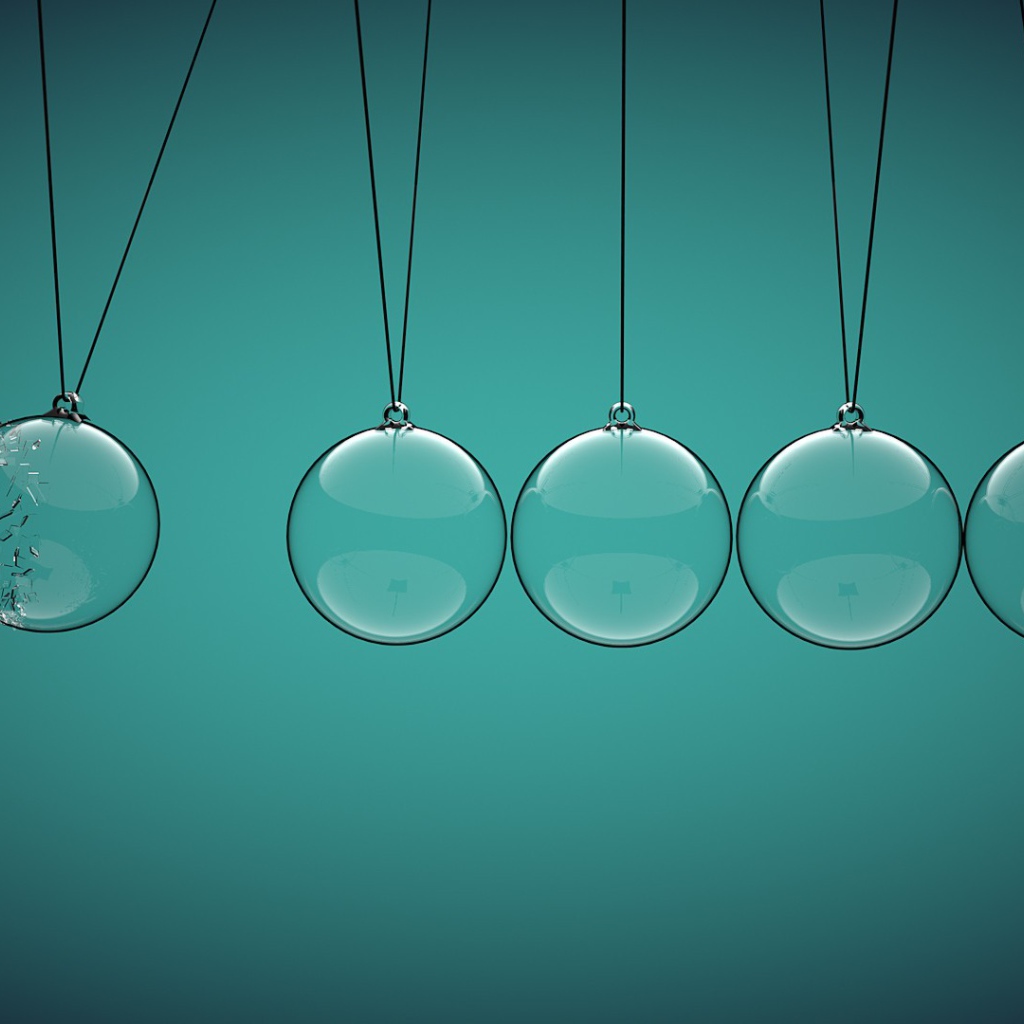 Разбился стеклянный шар на веревке