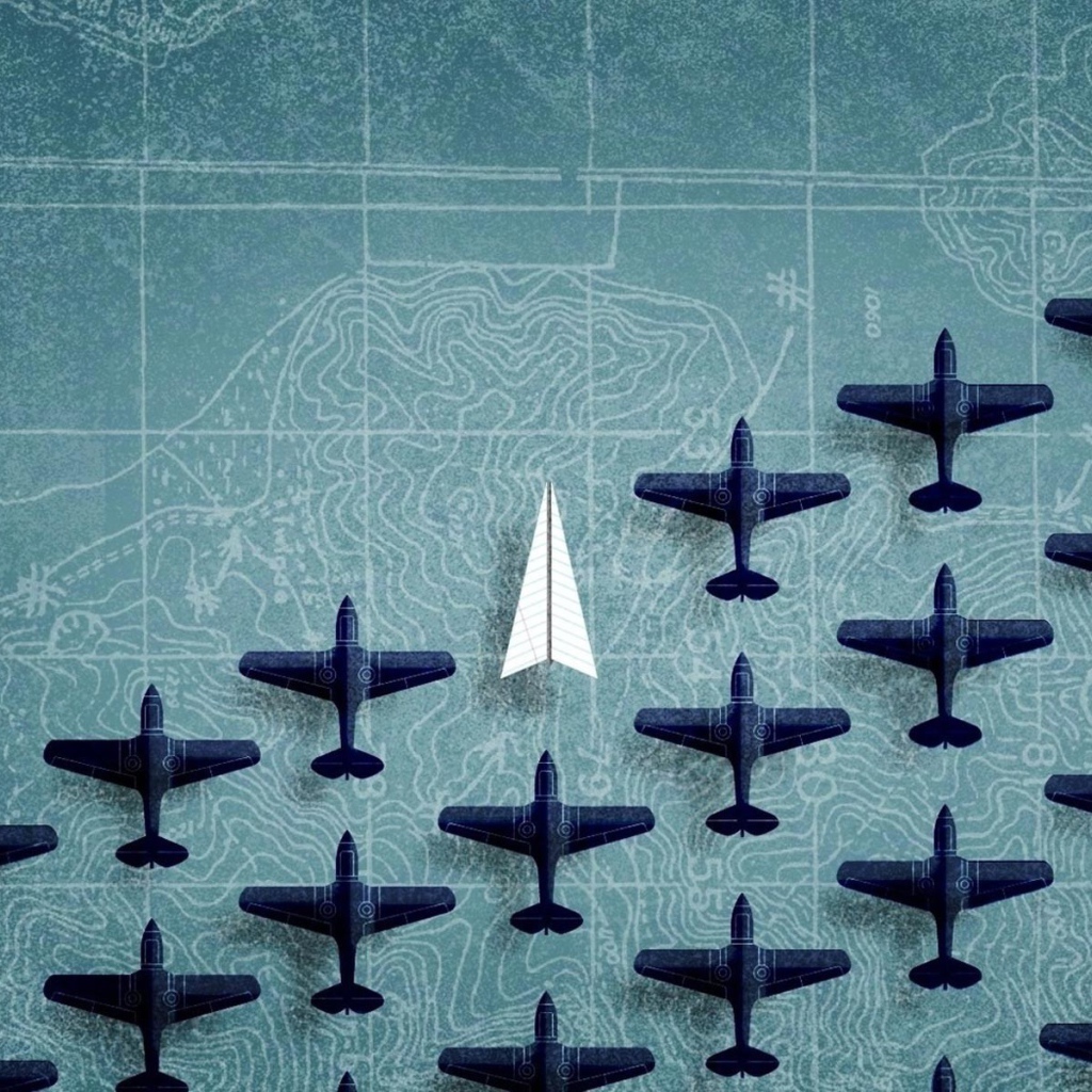 Фигурки самолетов на фоне карты