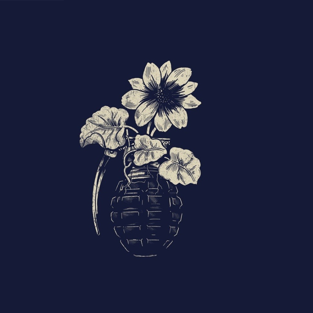 Цветок в гранате, синий фон