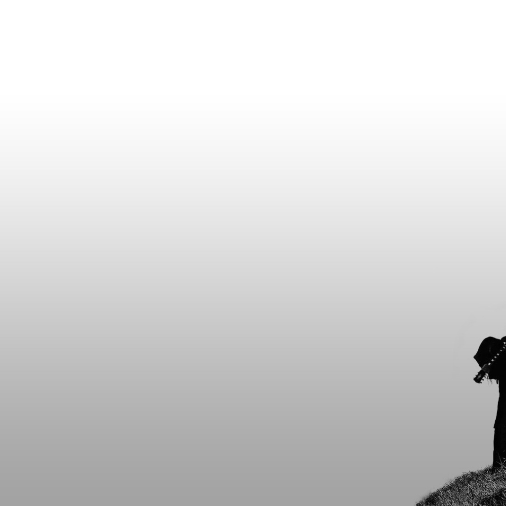 Люди в балахонах с гитарами, серый фон