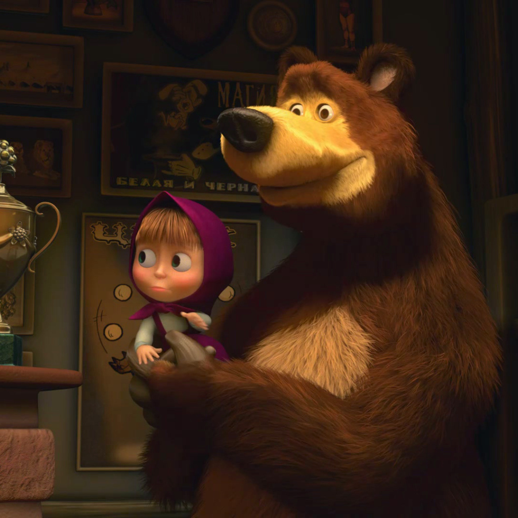 Медведь показывает Маше свои награды, мультфильм Маша и медведь