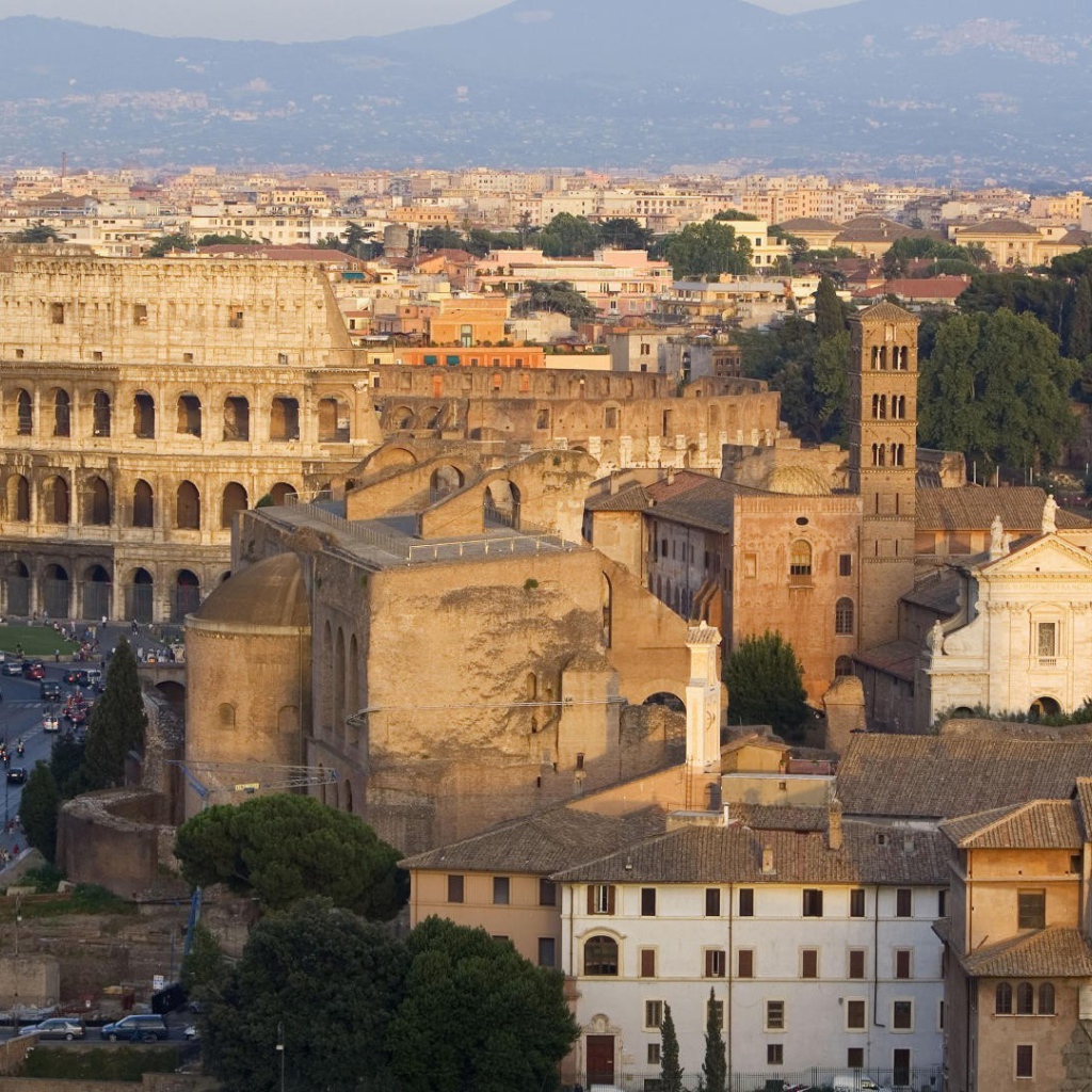 Древние здания в древнем городе Риме