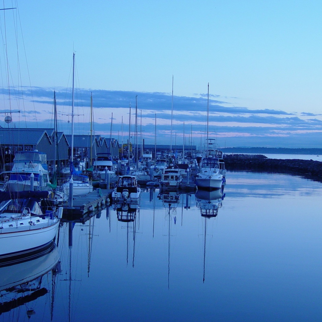 Синий вечер в порту
