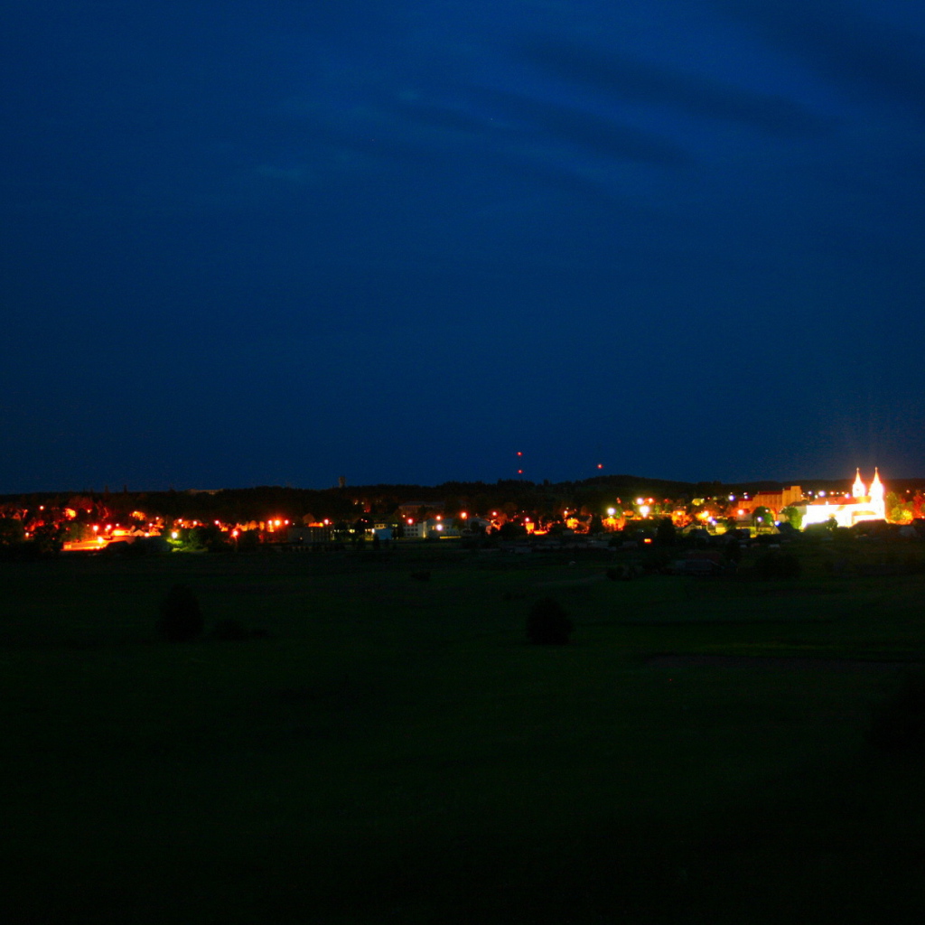 Свет города в темноте