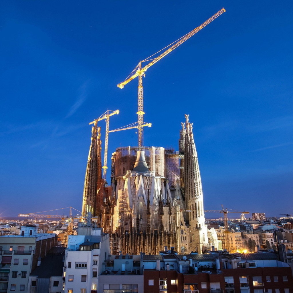 Стройка собора в Барселоне, Испания