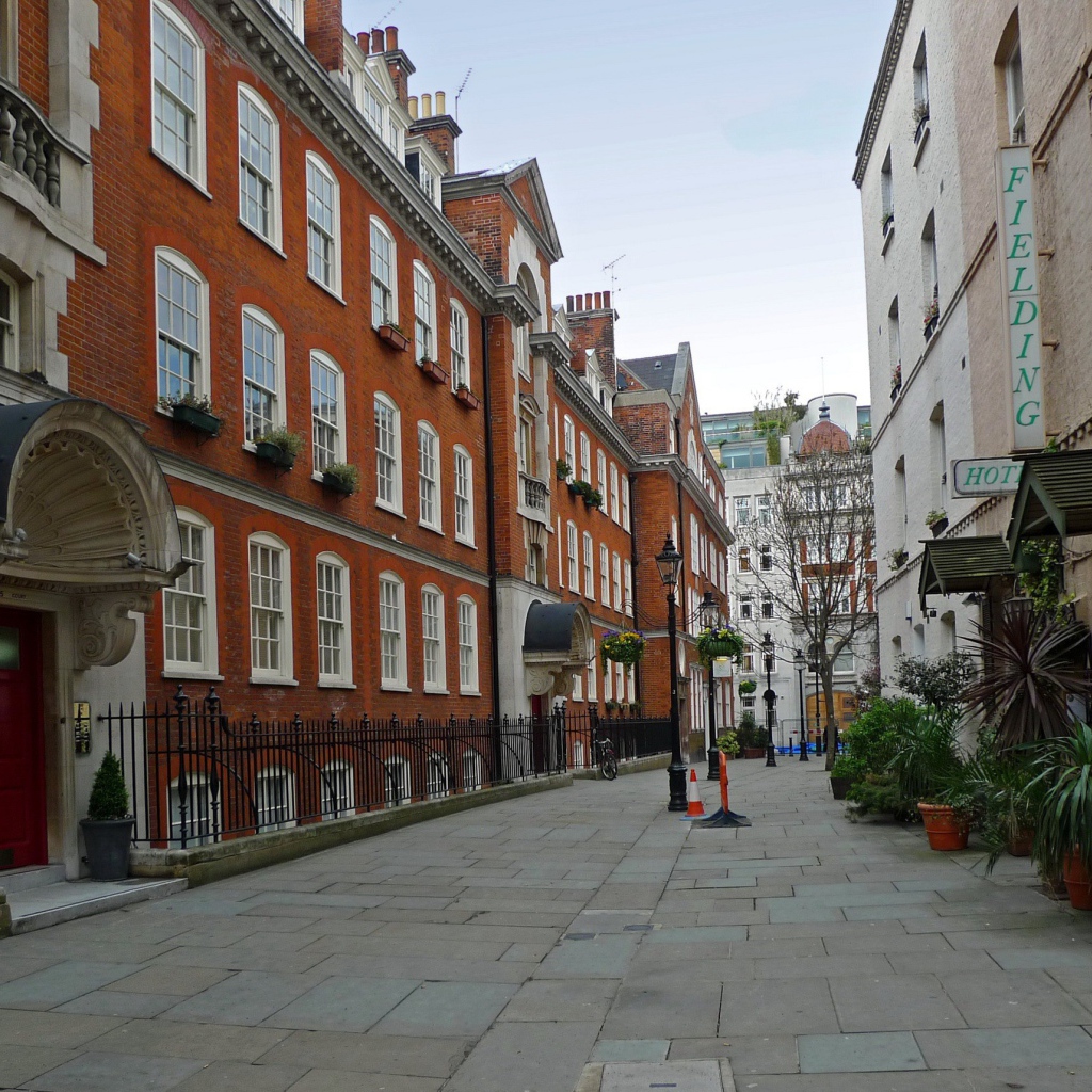 Уютная улочка в Европейском городе