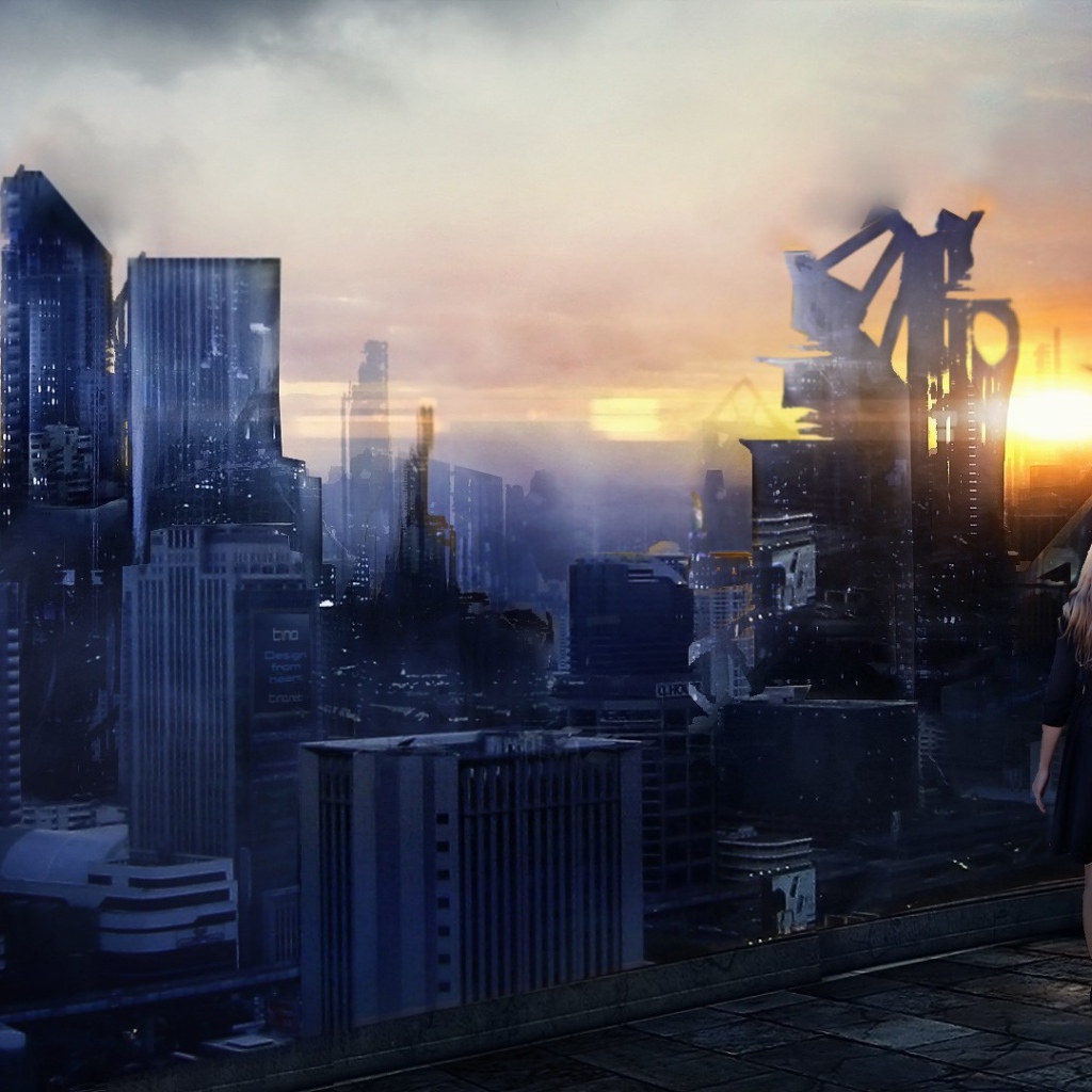 Девушка с шариком смотрит на большой город