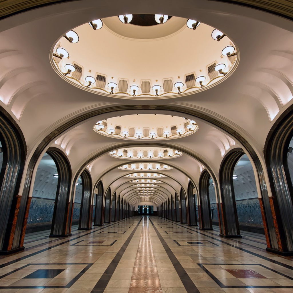 Интерьер одной из станций метро в Москве