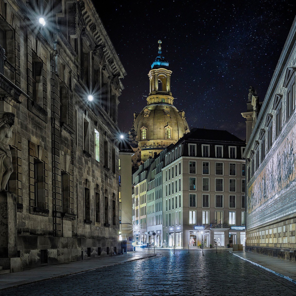 Ночной город в Германии