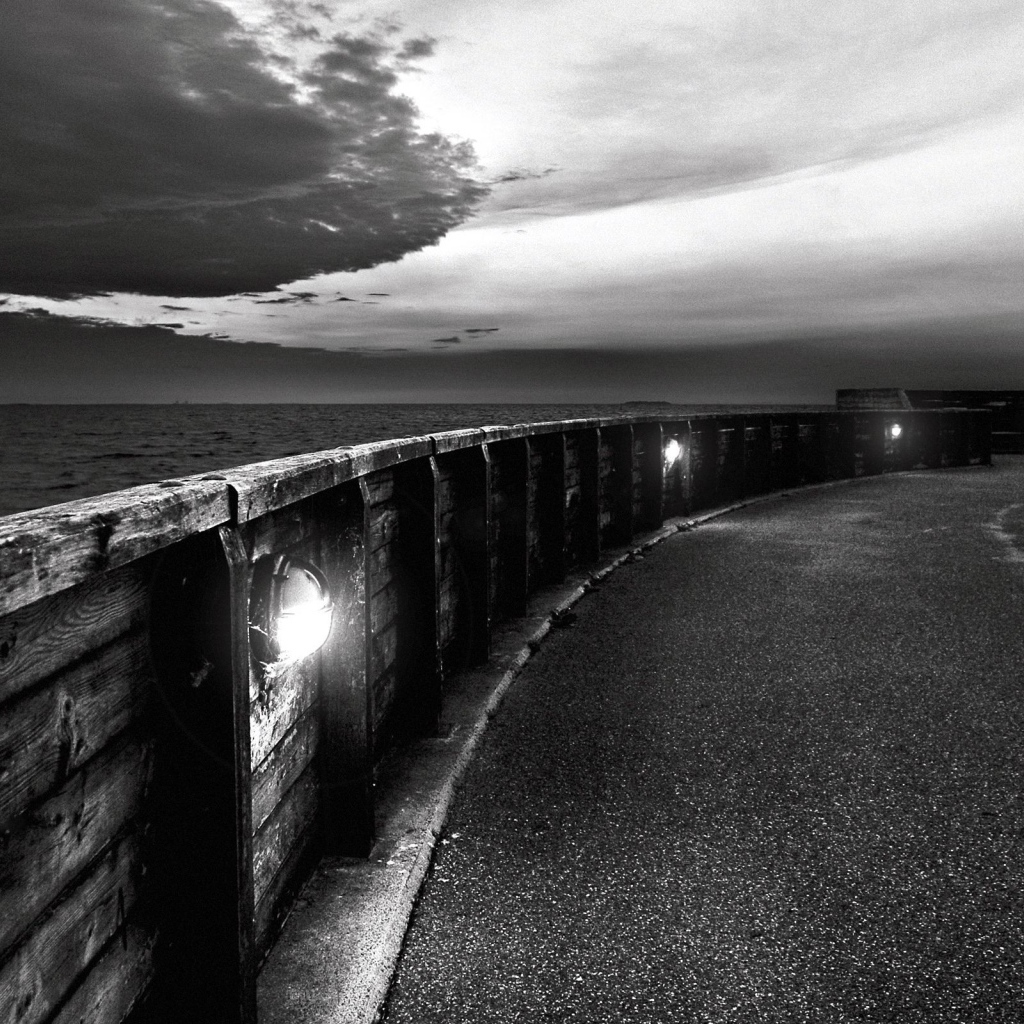 Ночные огни на набережной