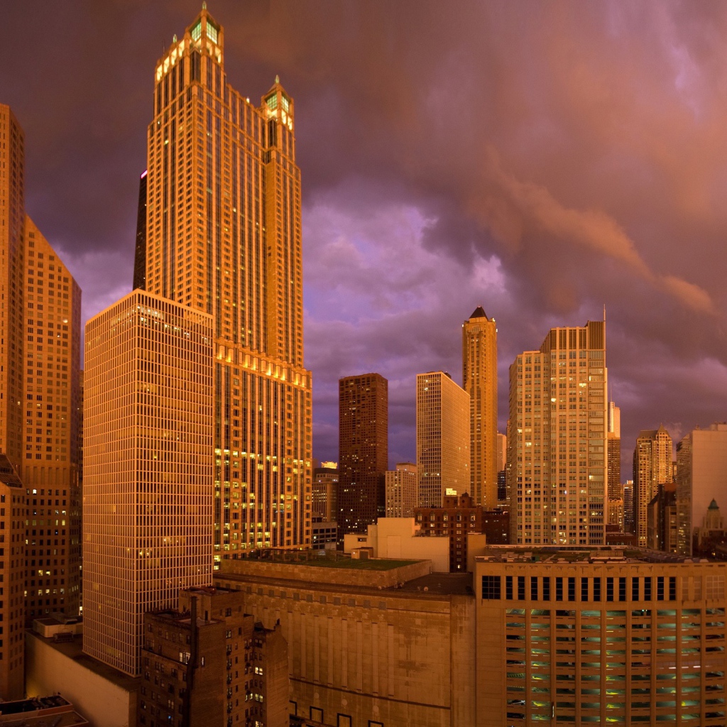 Оранжевая подсветка небоскребов Чикаго