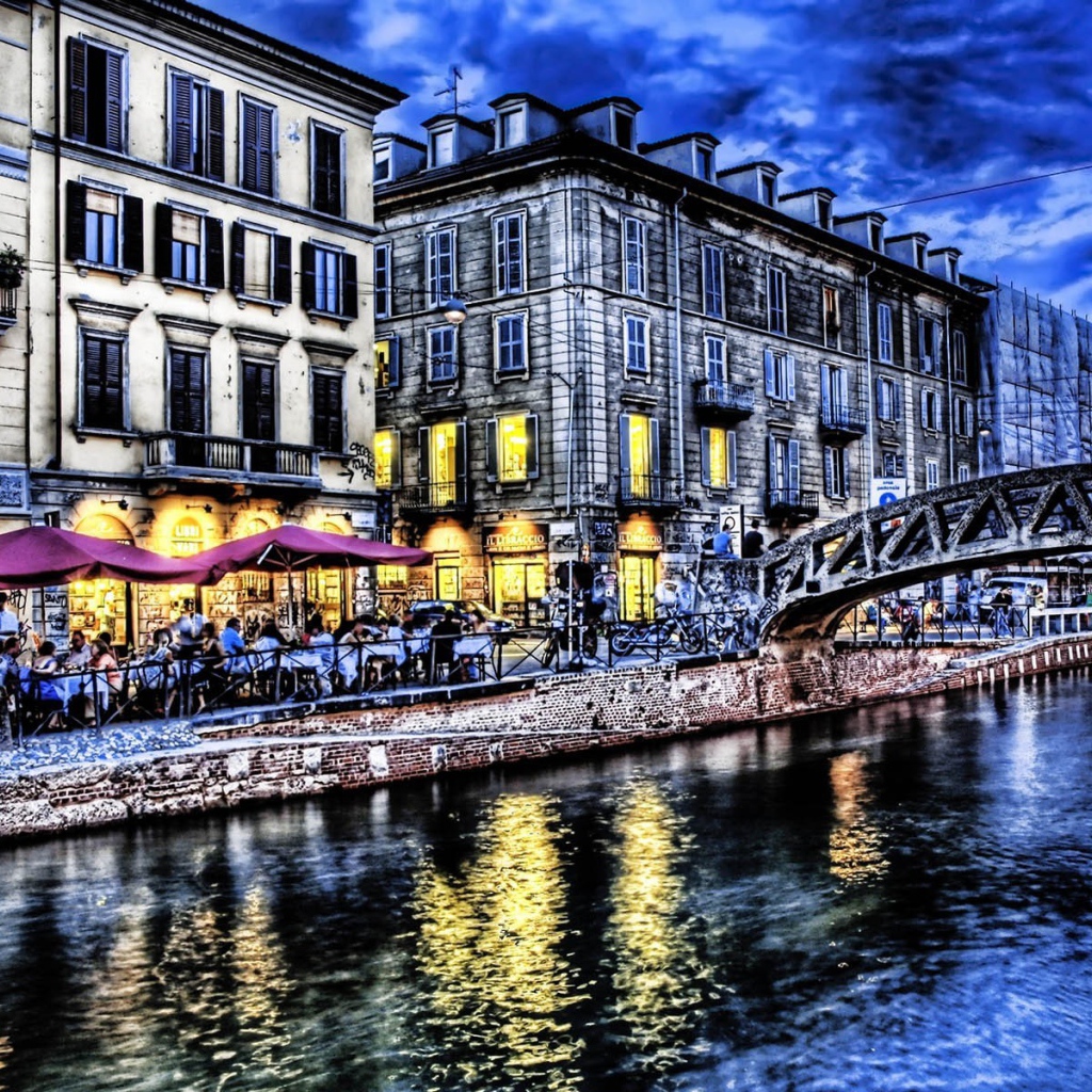 Набережная в старинном городе, фото HDR