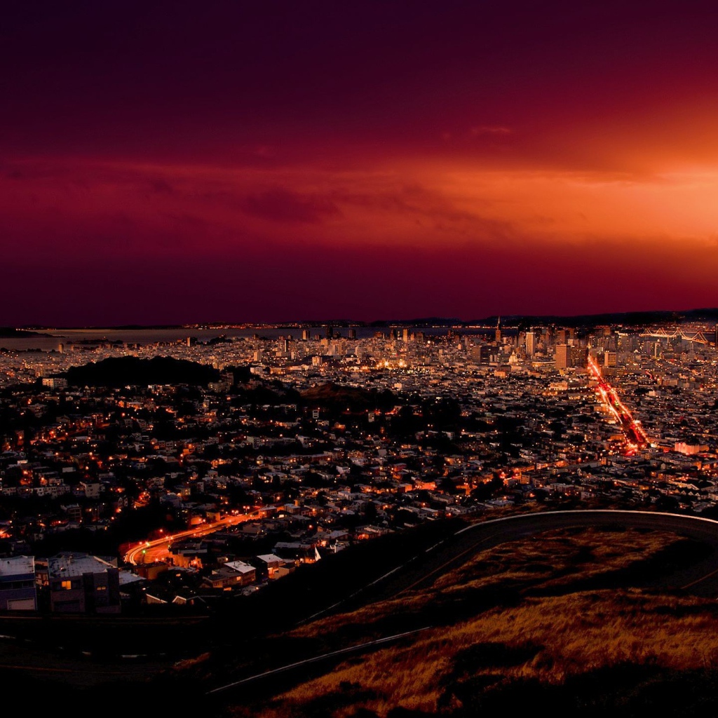 Большой ночной город в Аргентине