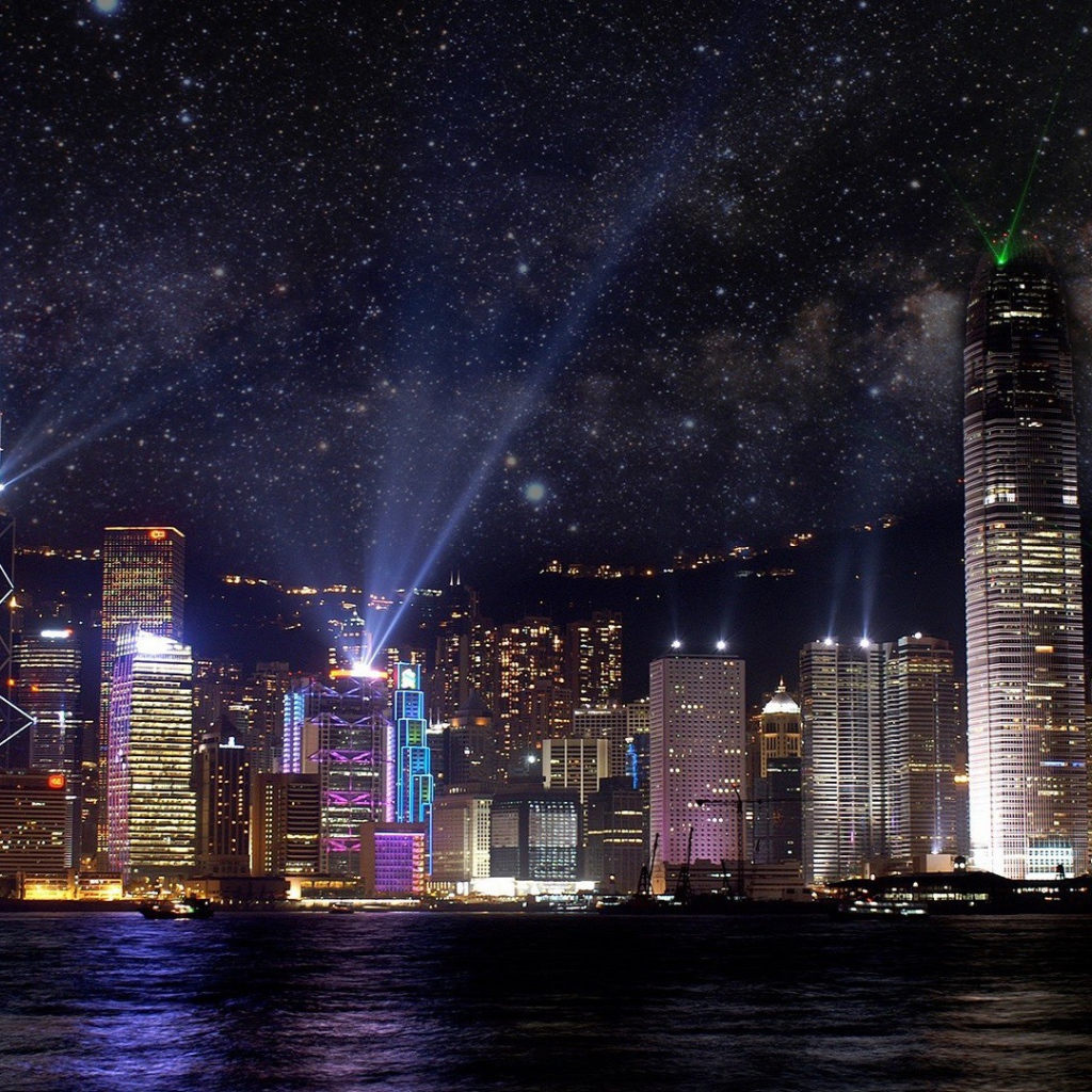 Звездное небо над большим городом