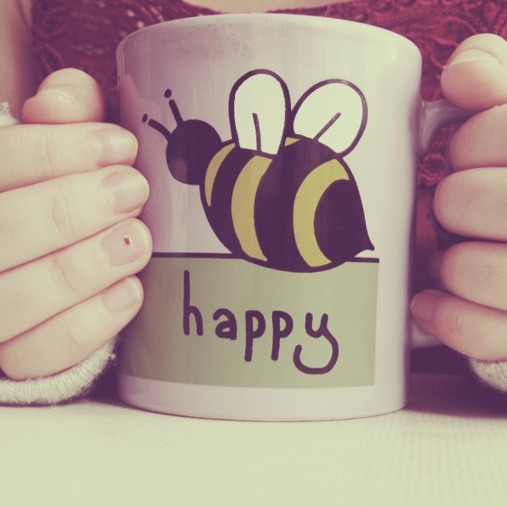 Чашка с рисунком пчелы