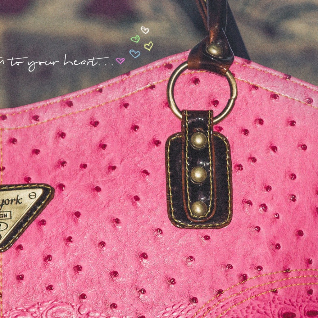 Фирменная розовая сумка для девушки