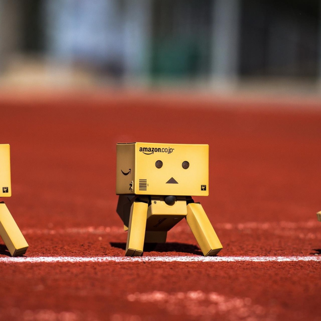 Картонные человечки на беговой дорожке