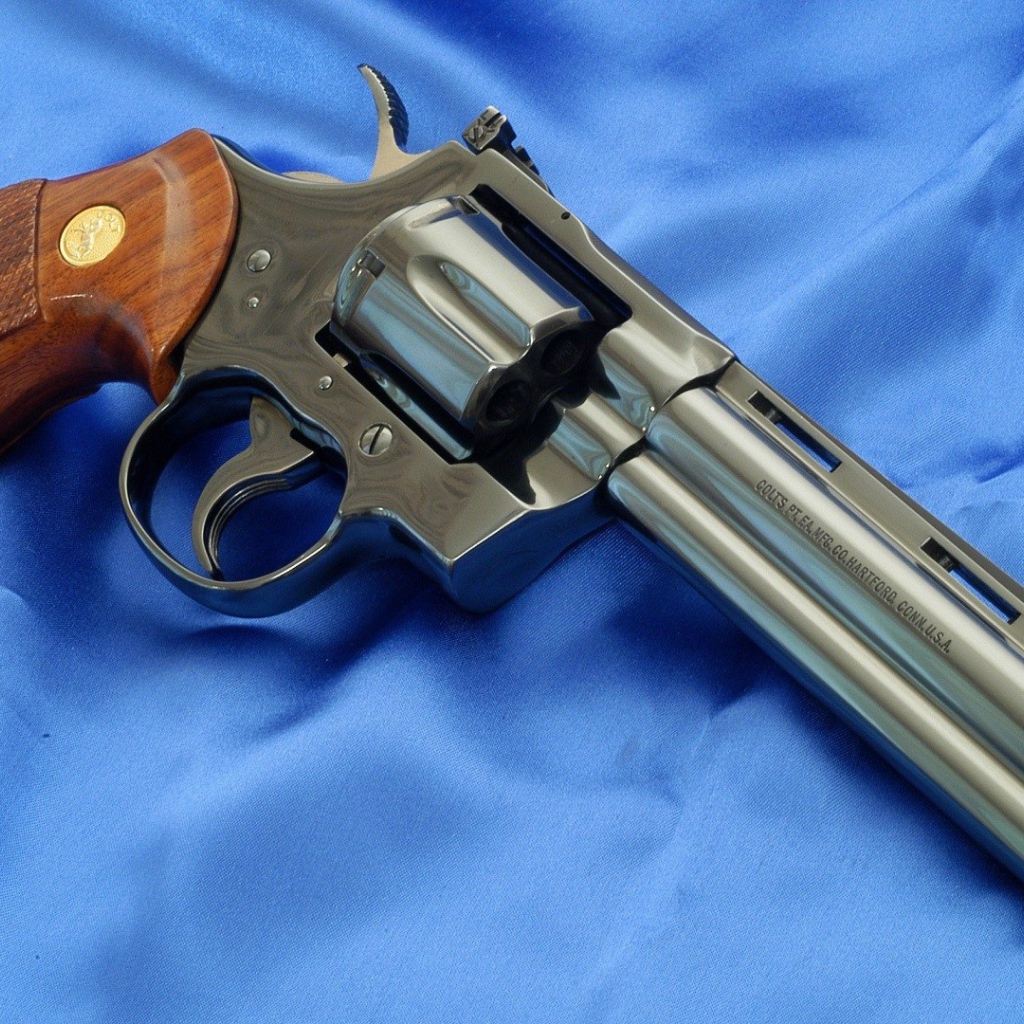 Револьвер Colt Python