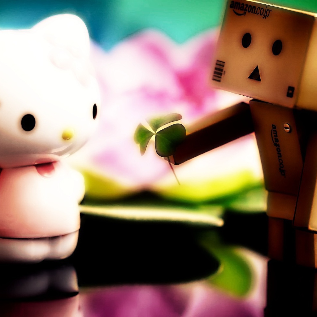 Дандо дарит листик кошке