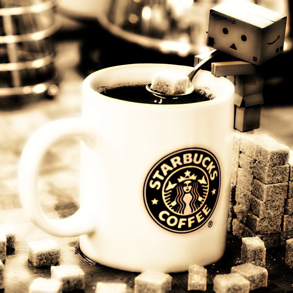 Дандо кладет сахар в кофе