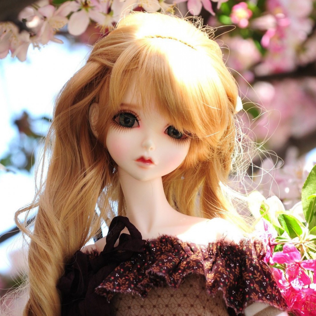 Кукла с грустным взглядом