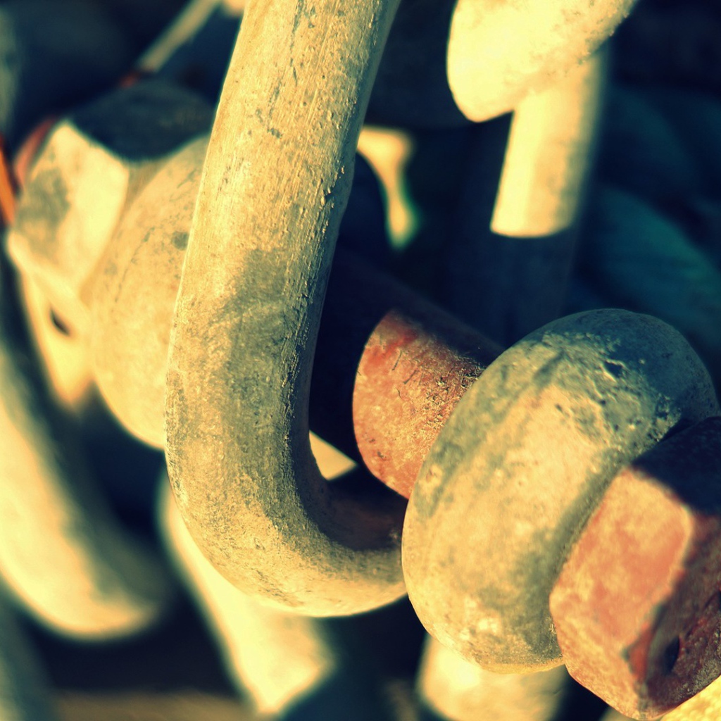 Крепление железной цепи