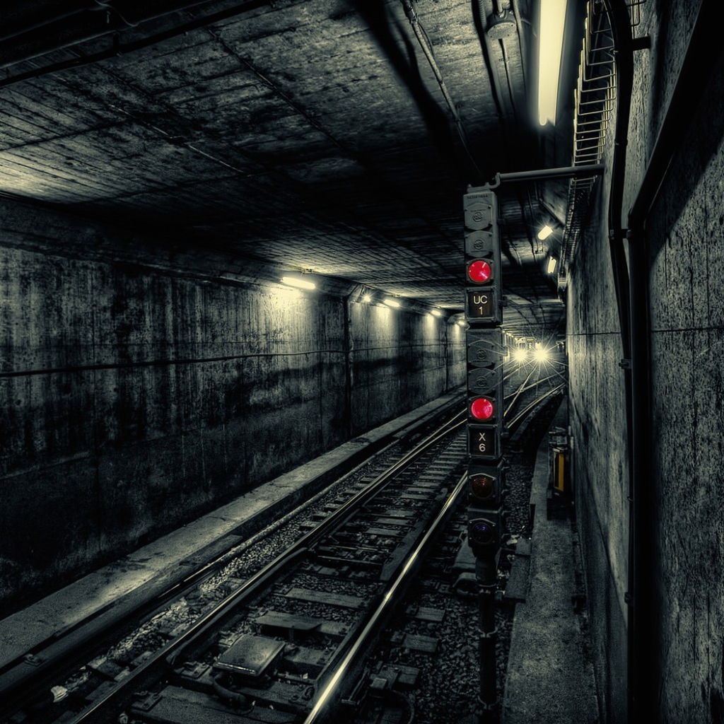 Мрачный тоннель метро