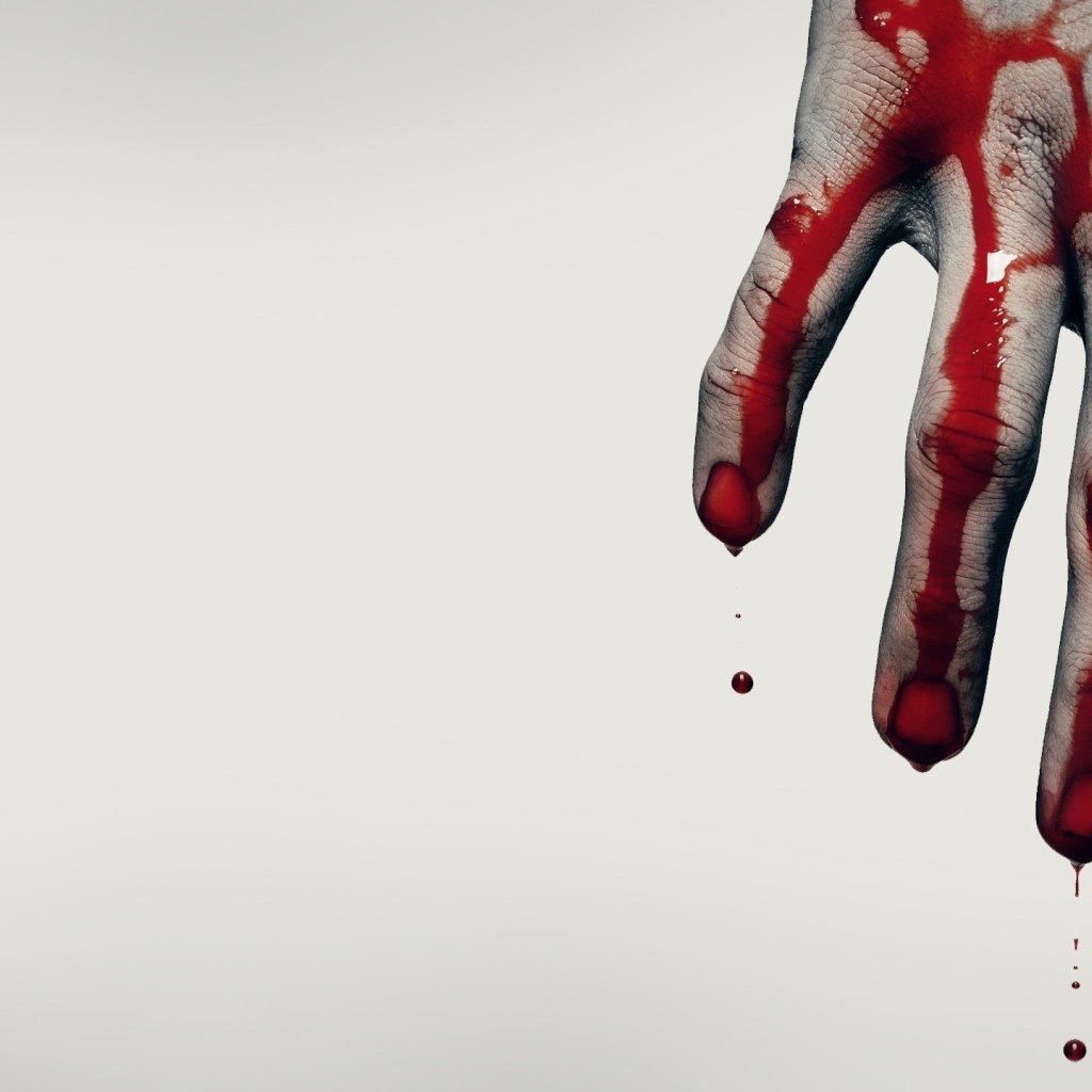 Рука в крови на сером фоне