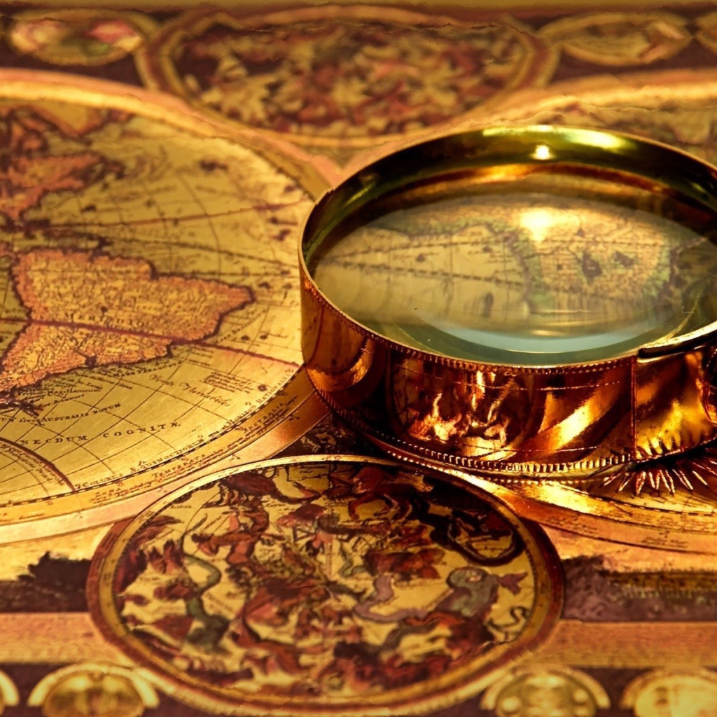 Лупа на старинной карте