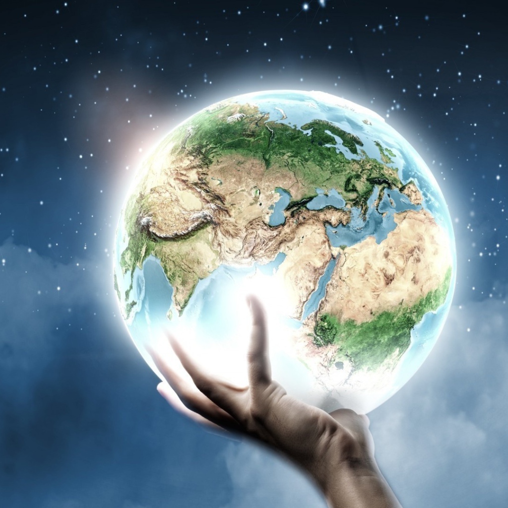 Сияющая земля в руке