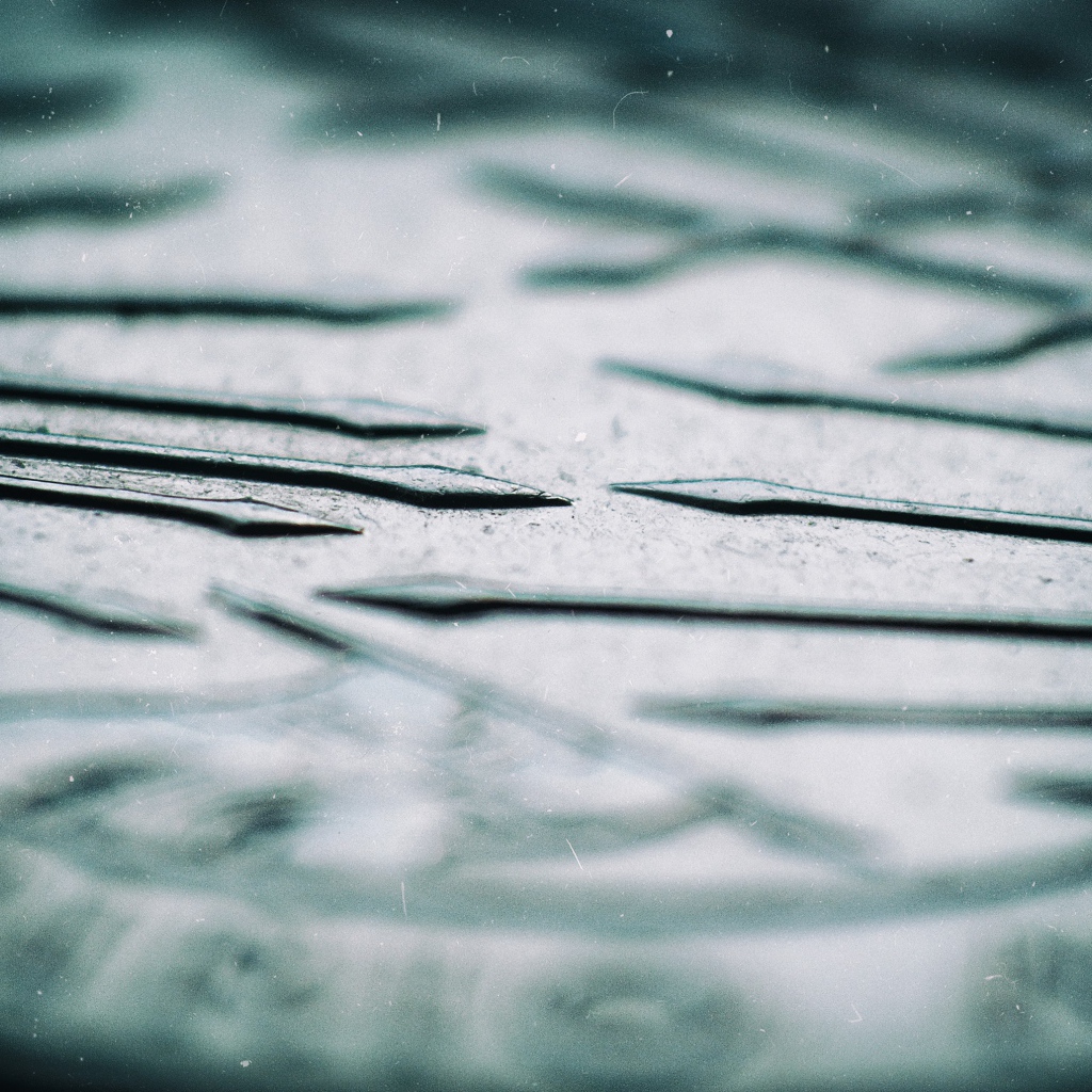 Копья направлены друг против друга